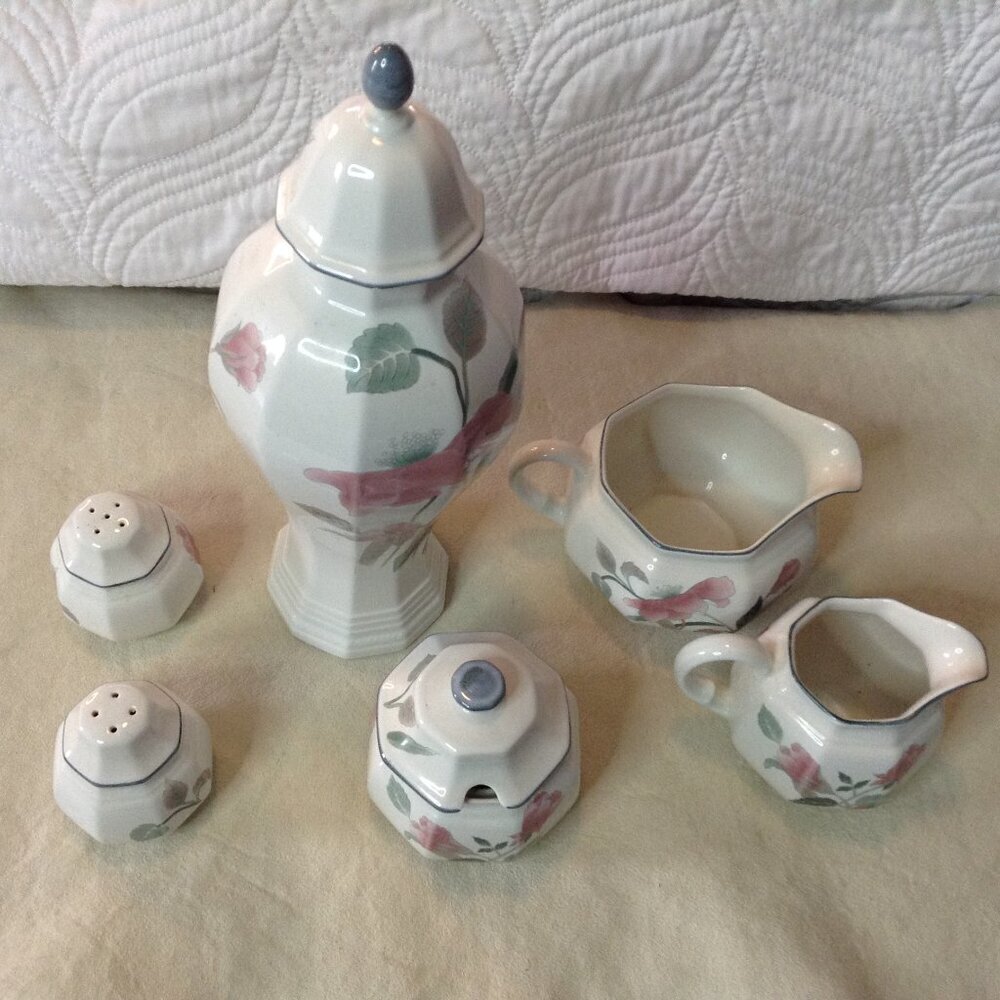 VTG 6 pc Mikasa Continental Silk Flowers F3003 Set, Cups, lidded ginger jar; etc